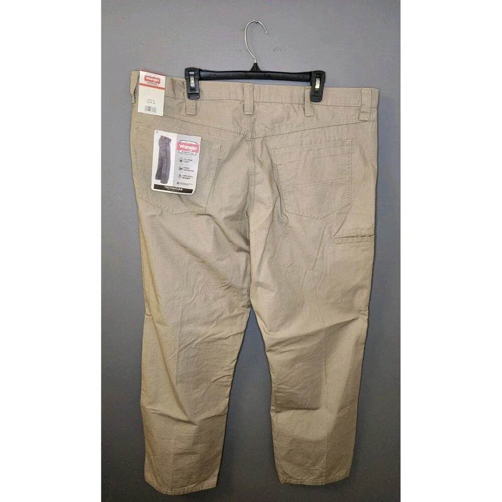 NWT Wrangler Workwear Technician Pants Men's 42x30 Brown‎ Relaxed Fit Straight